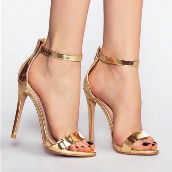 Gold high heels - Picture 1 of 1